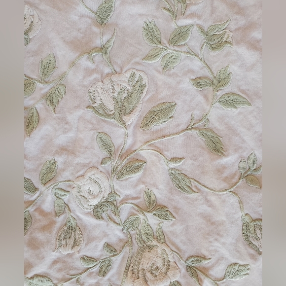 Express, Ladies Embroided Skirt Size 8, Pale Pink, Pale Soft Green, Lined - Picture 4 of 7